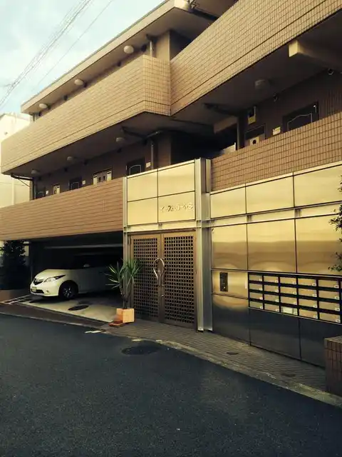 イーストコートS